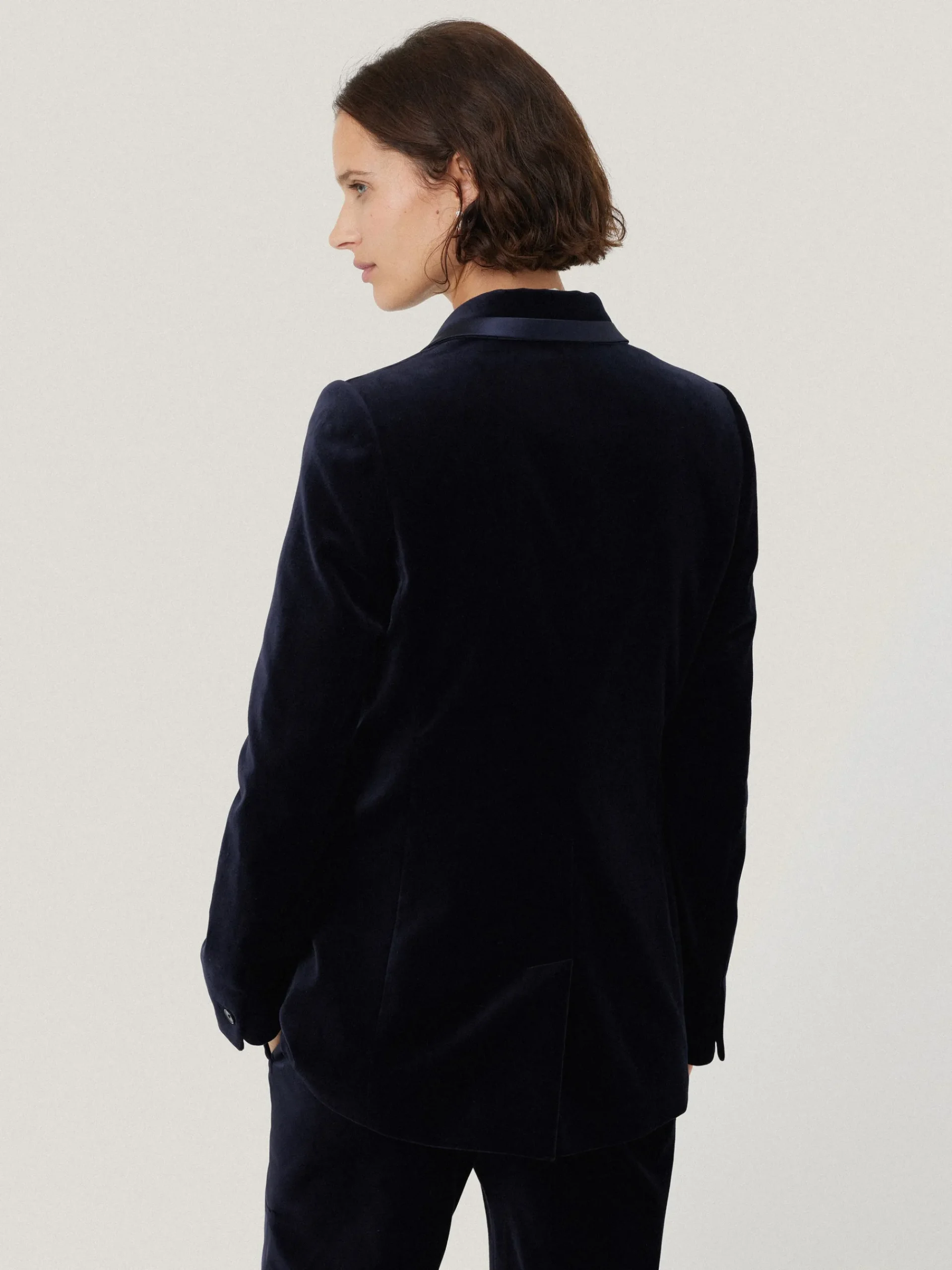 ashby_velvet_blazer_4.webp Jigsaw Ashby Velvet Blazer