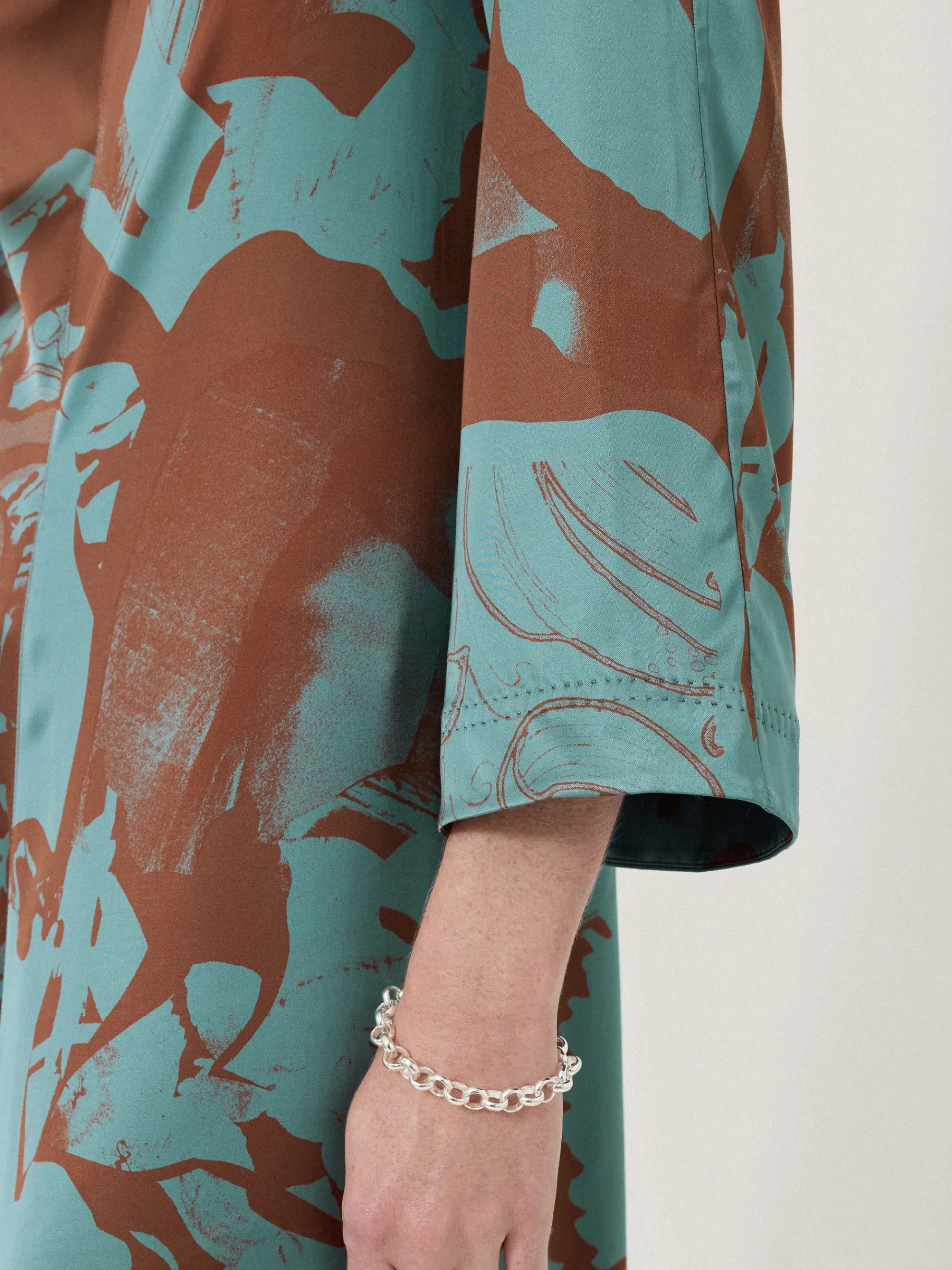 collage_stitch_detail_dre_1.webp Jigsaw Collage Stitch Detail Dress