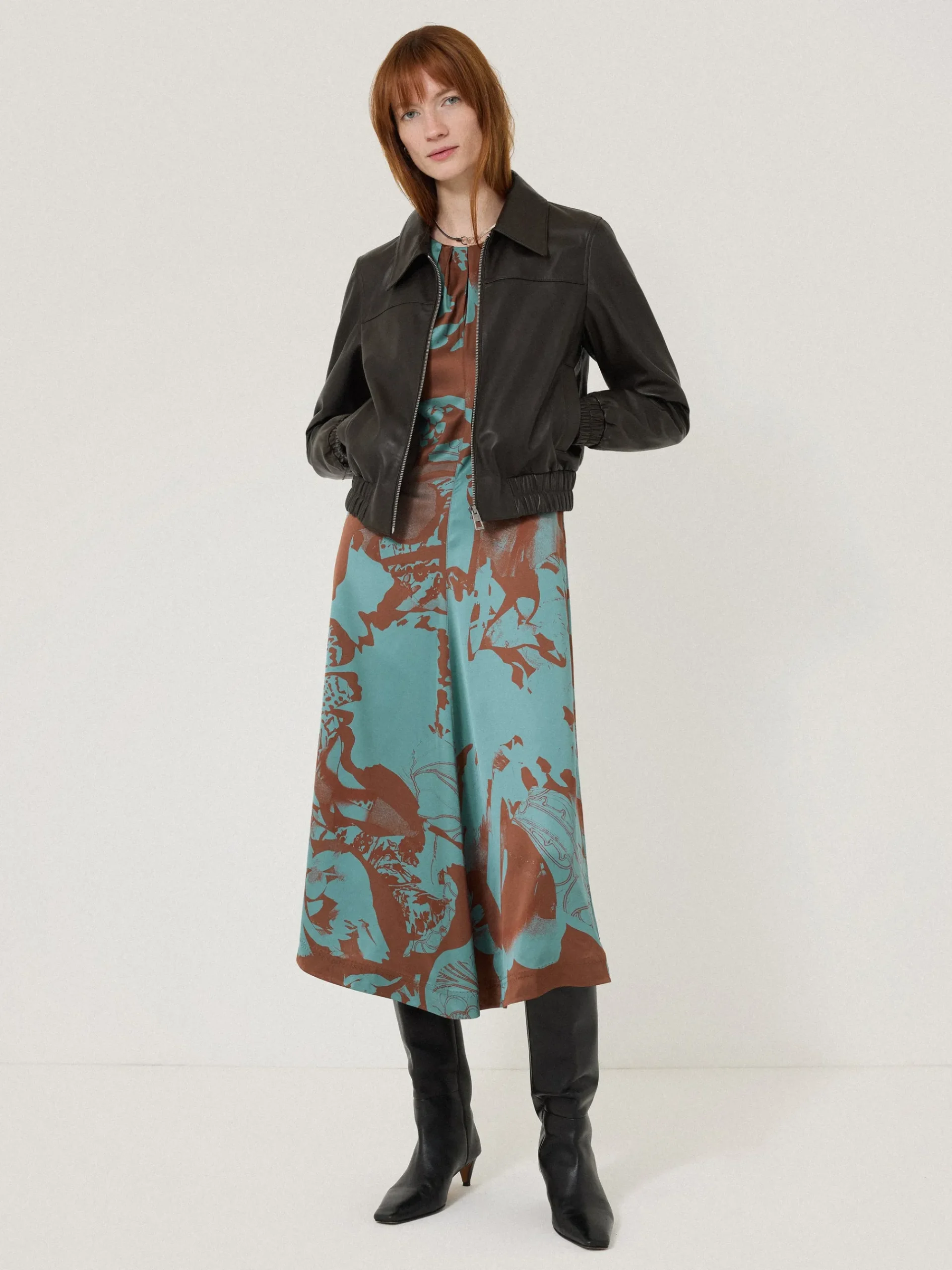 collage_stitch_detail_dre_4.webp Jigsaw Collage Stitch Detail Dress