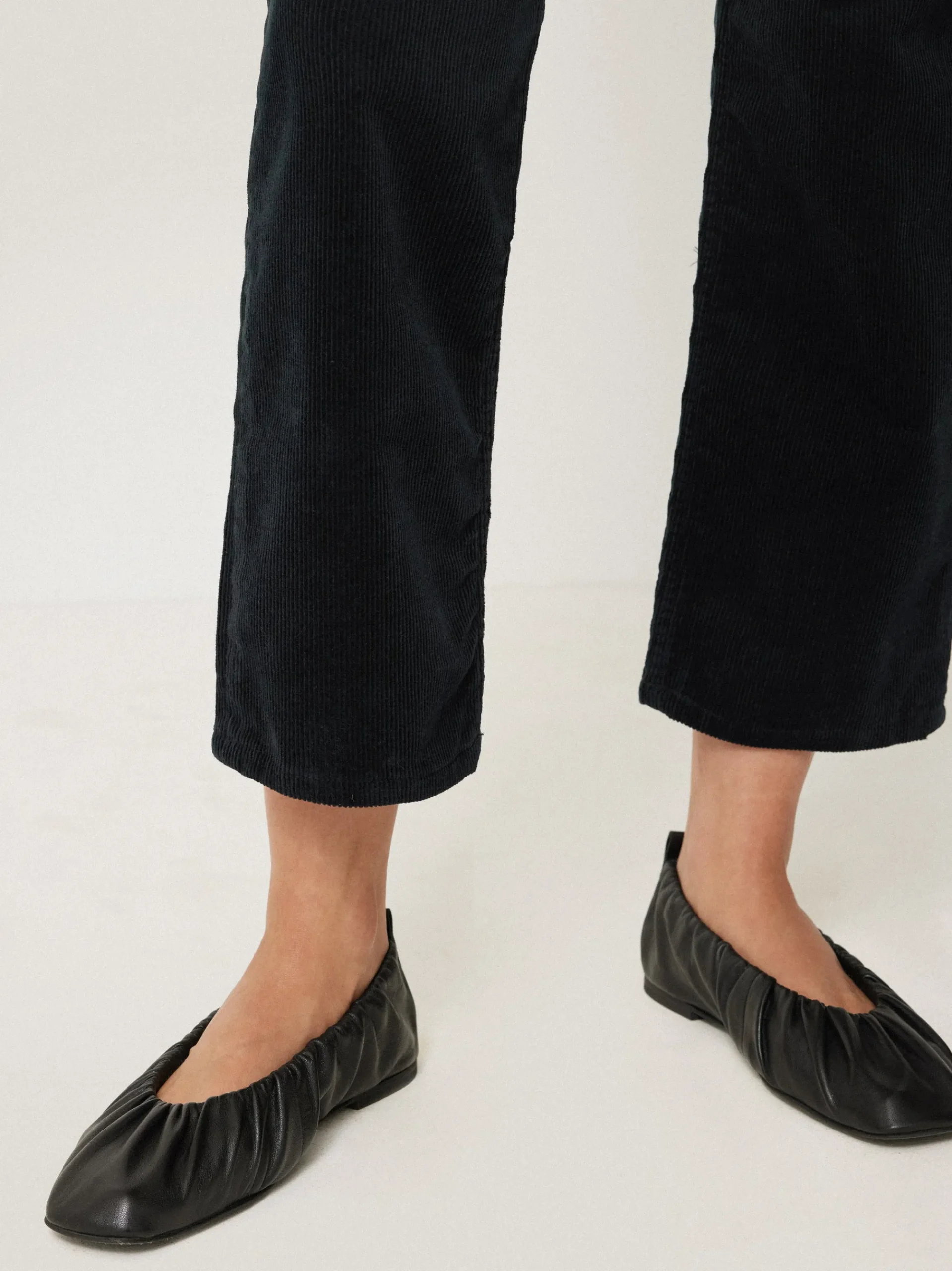 delmont_cord_tapered_jean_3.webp Jigsaw Delmont Cord Tapered Jean