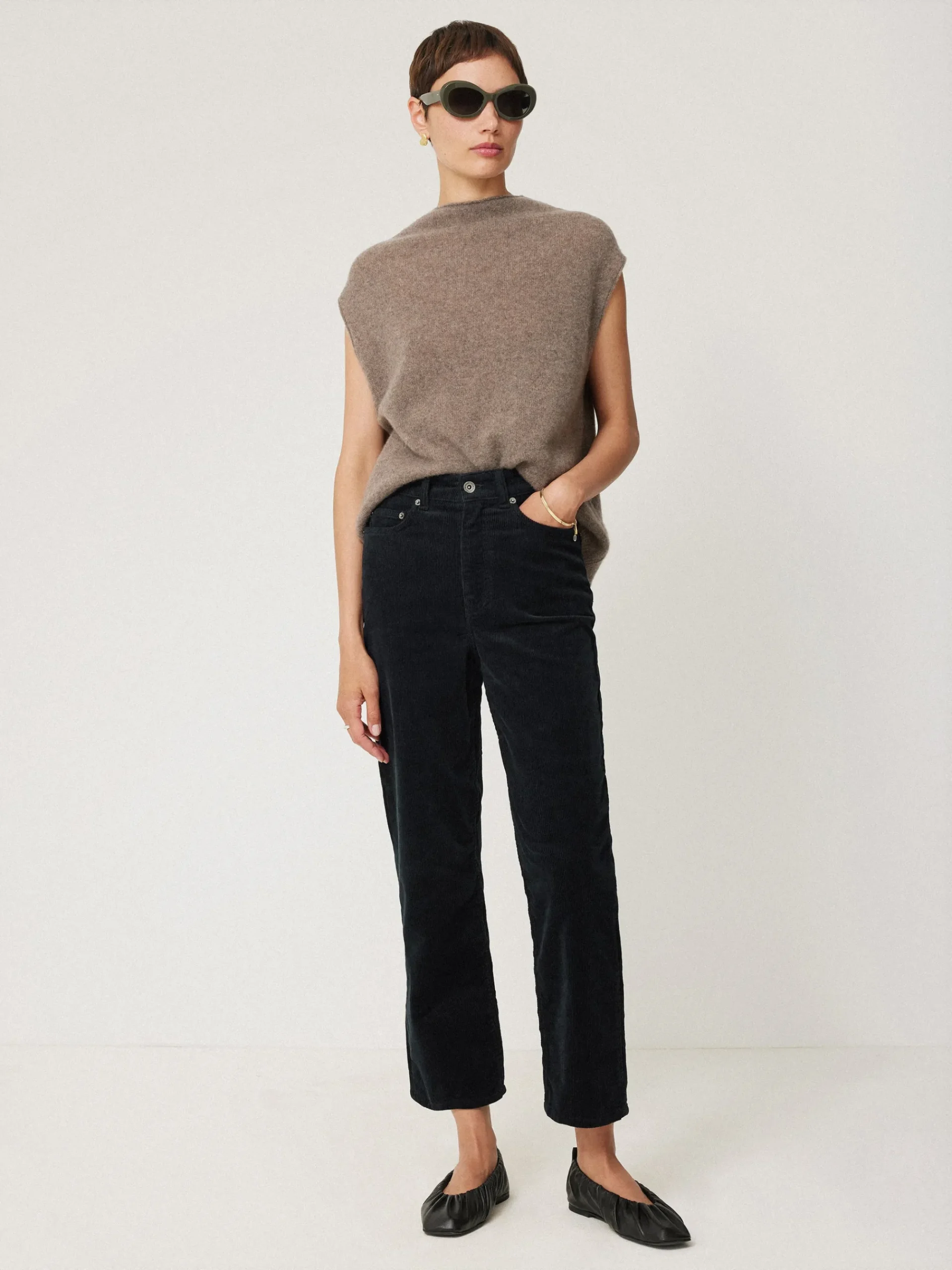 delmont_cord_tapered_jean_5.webp Jigsaw Delmont Cord Tapered Jean