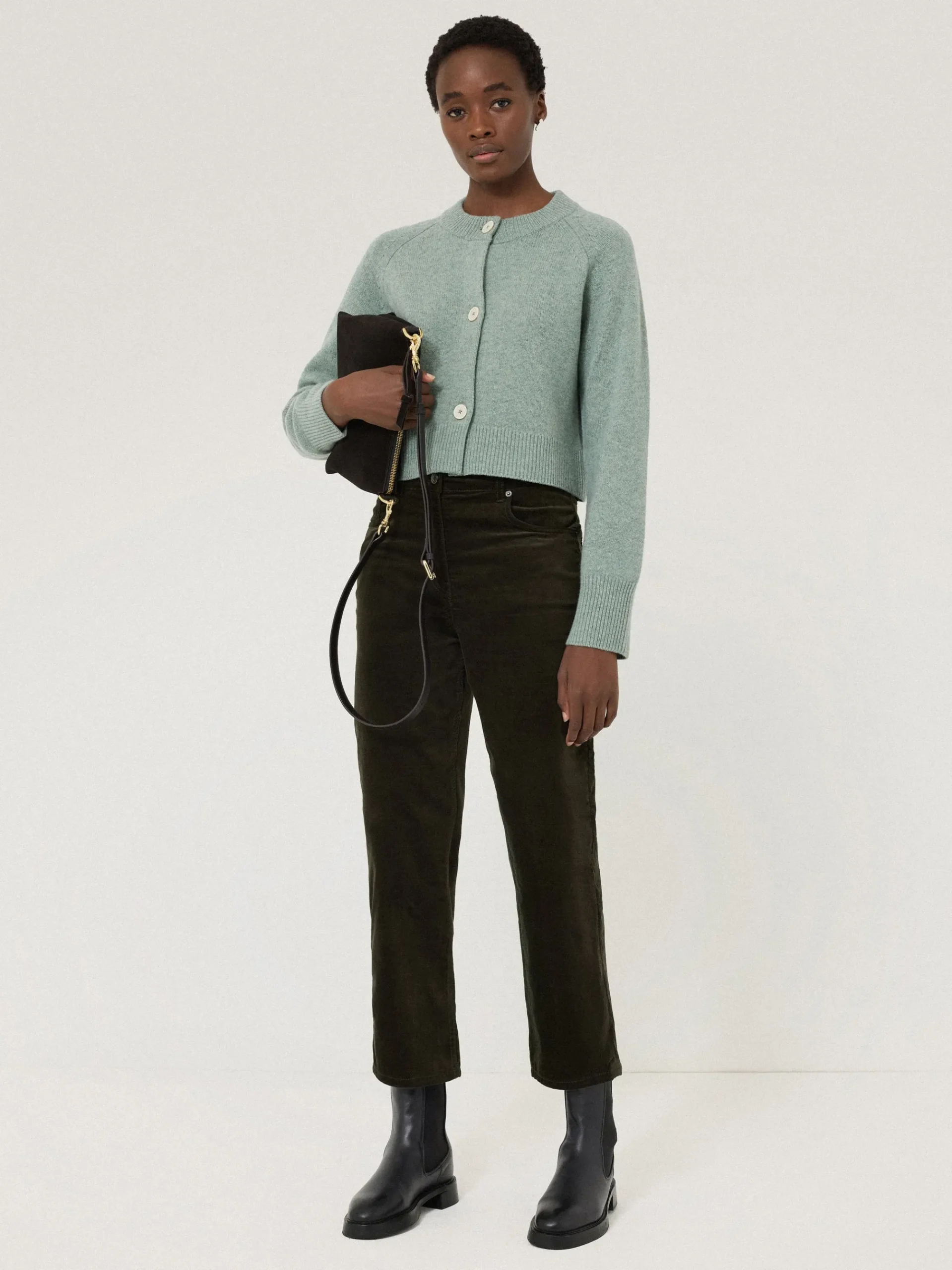 delmont_velvet_tapered_je_5-1.webp Jigsaw Delmont Velvet Tapered Jean