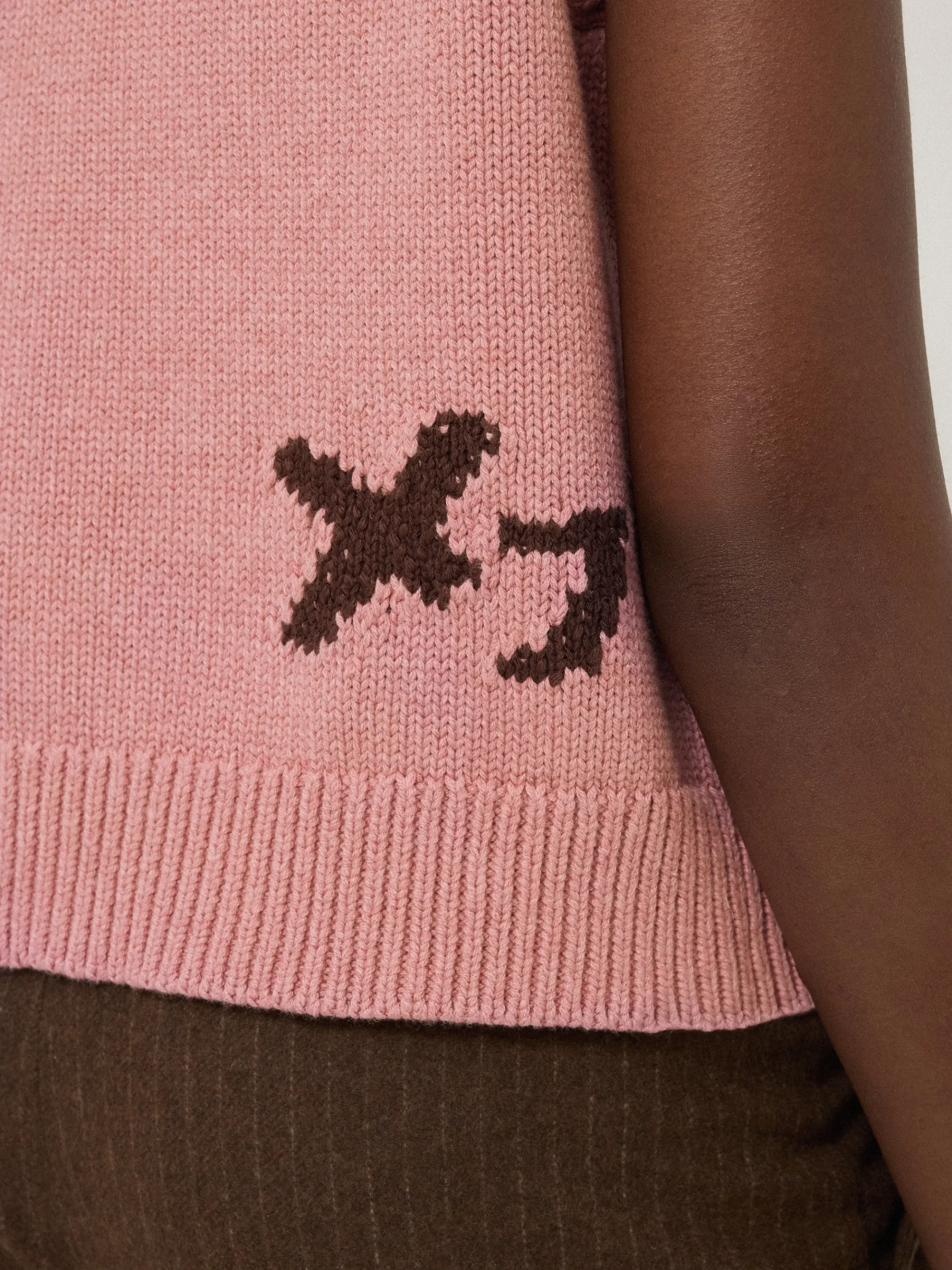 graffiti_lips_tank_3.webp Jigsaw Graffiti Lips Tank