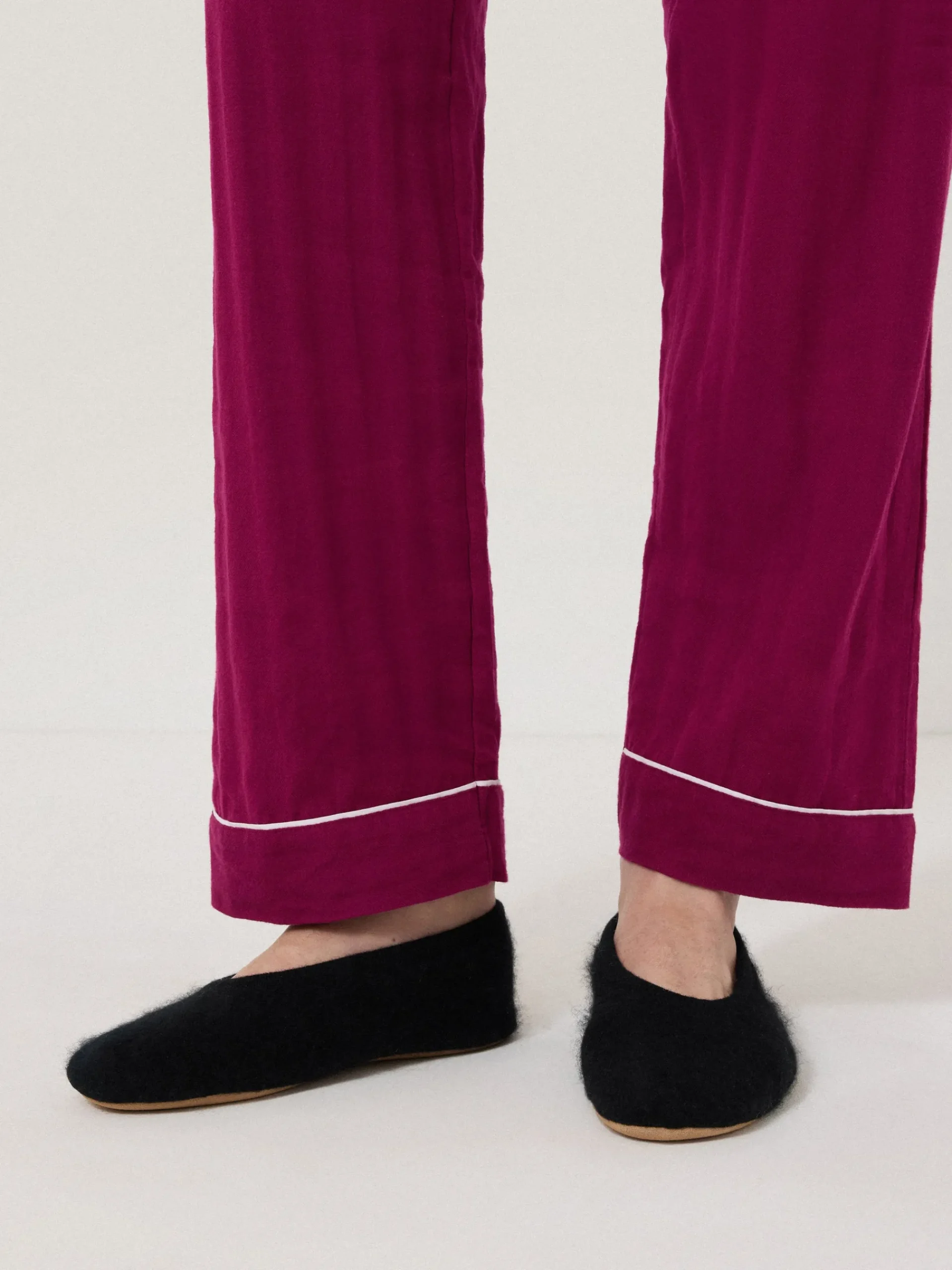 halo_cashmere_slipper_1-1.webp Jigsaw Halo Cashmere Slipper