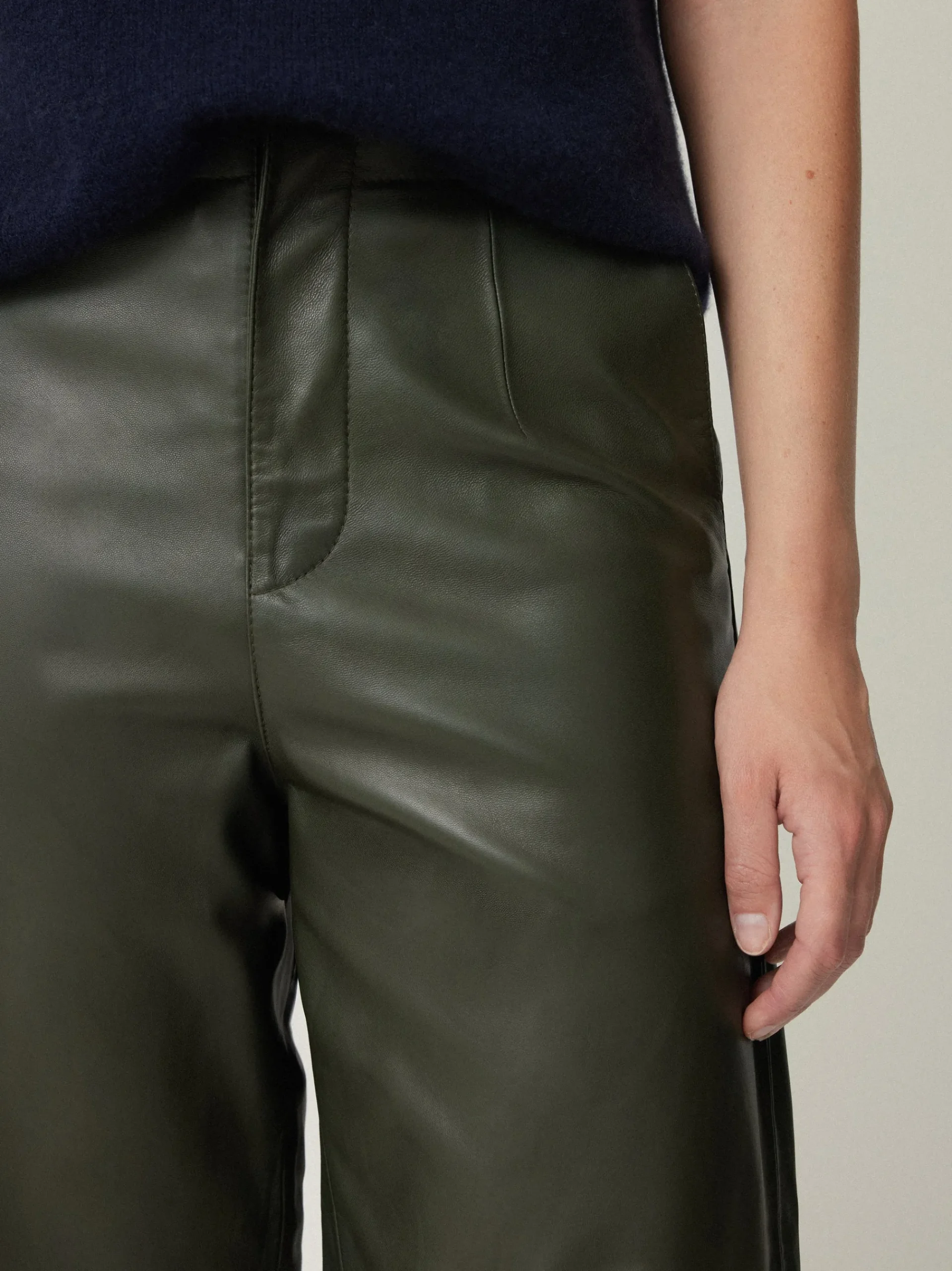 leather_barrel_leg_trouse_1-1.webp Jigsaw Leather Barrel Leg Trouser