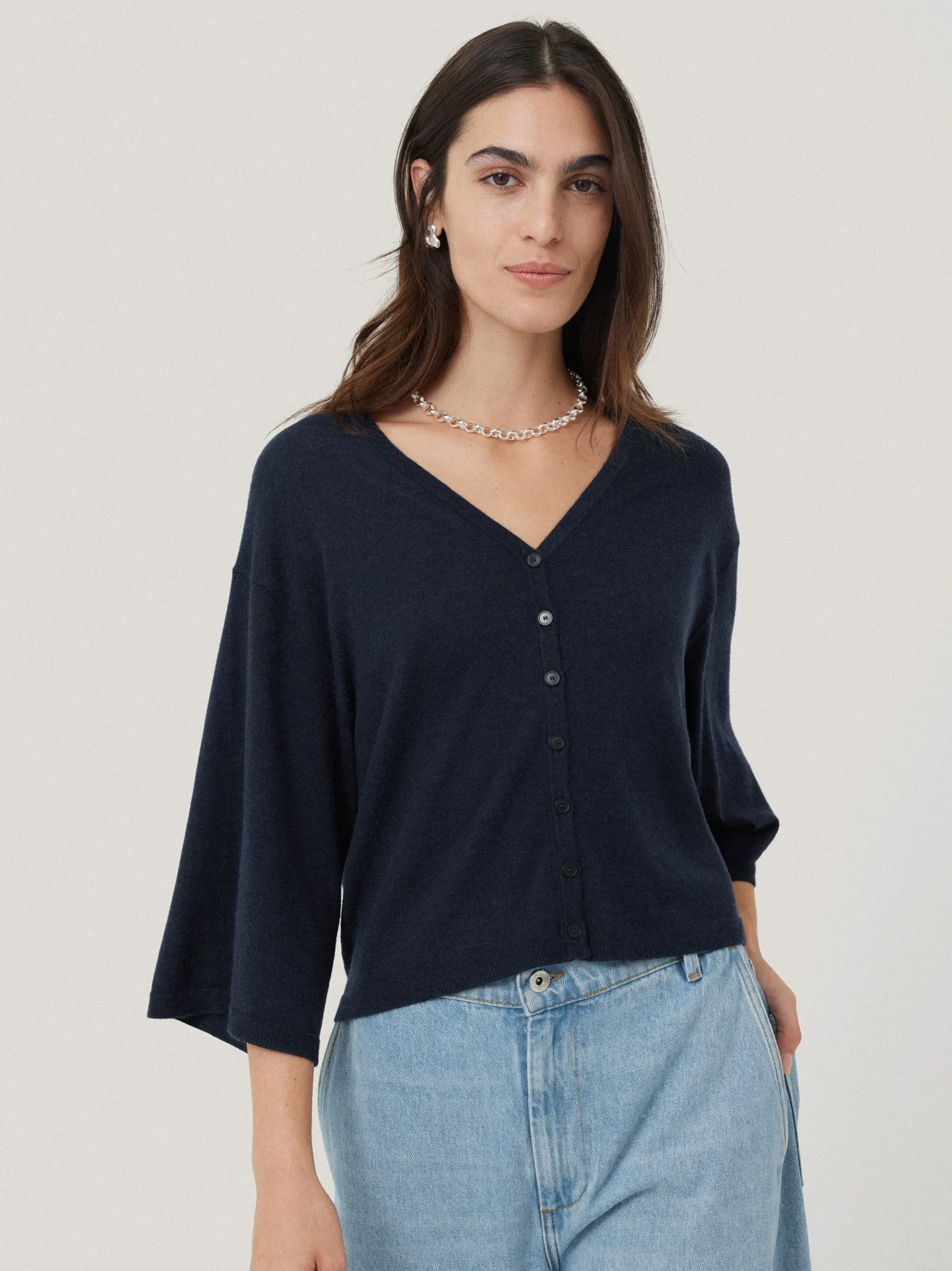 lightweight_v_neck_cardig_0.webp Jigsaw Lightweight V Neck Cardigan