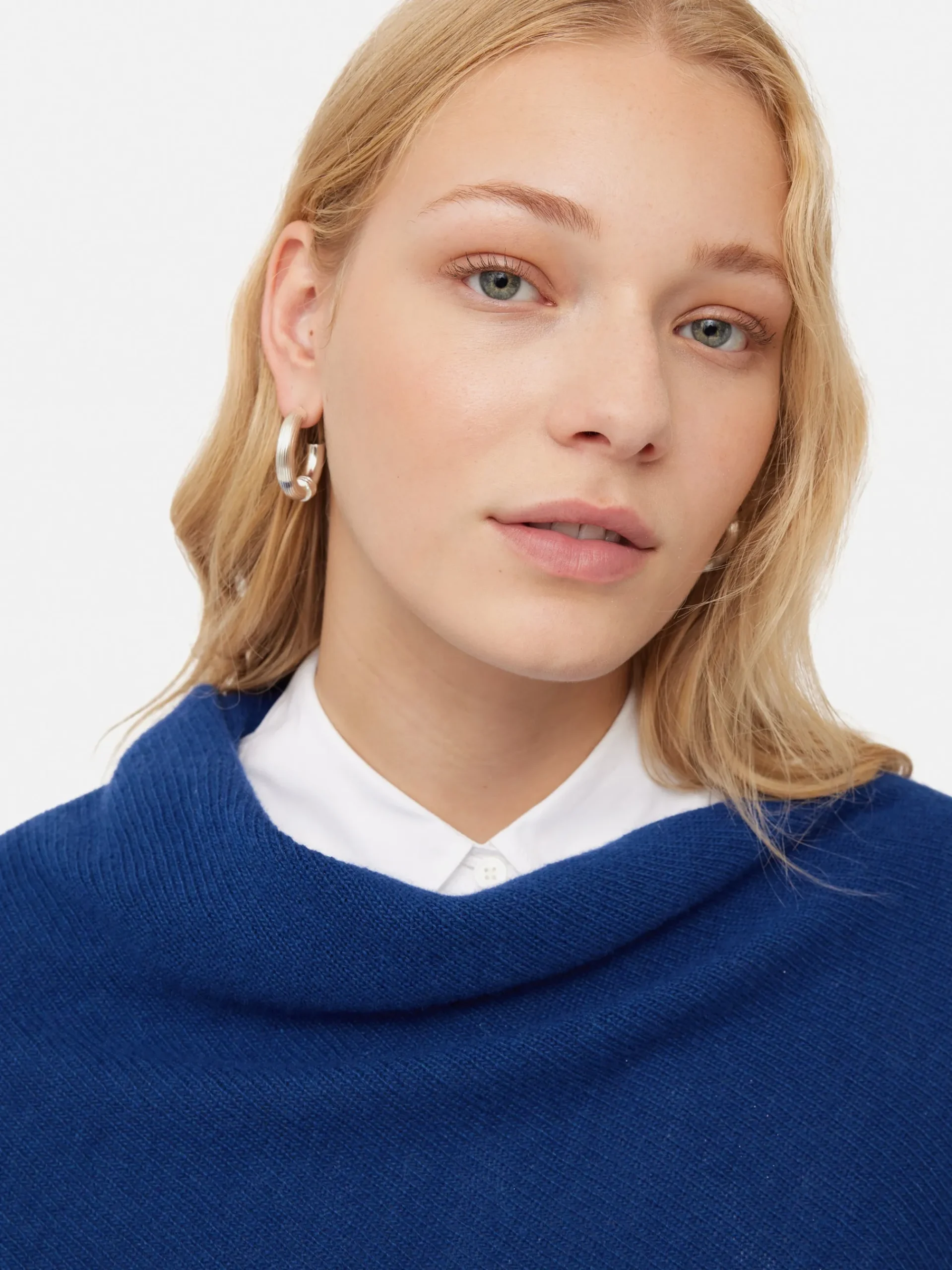 wool_cashmere_blend_drape_1-4.webp Jigsaw Wool Cashmere Blend Drape Poncho