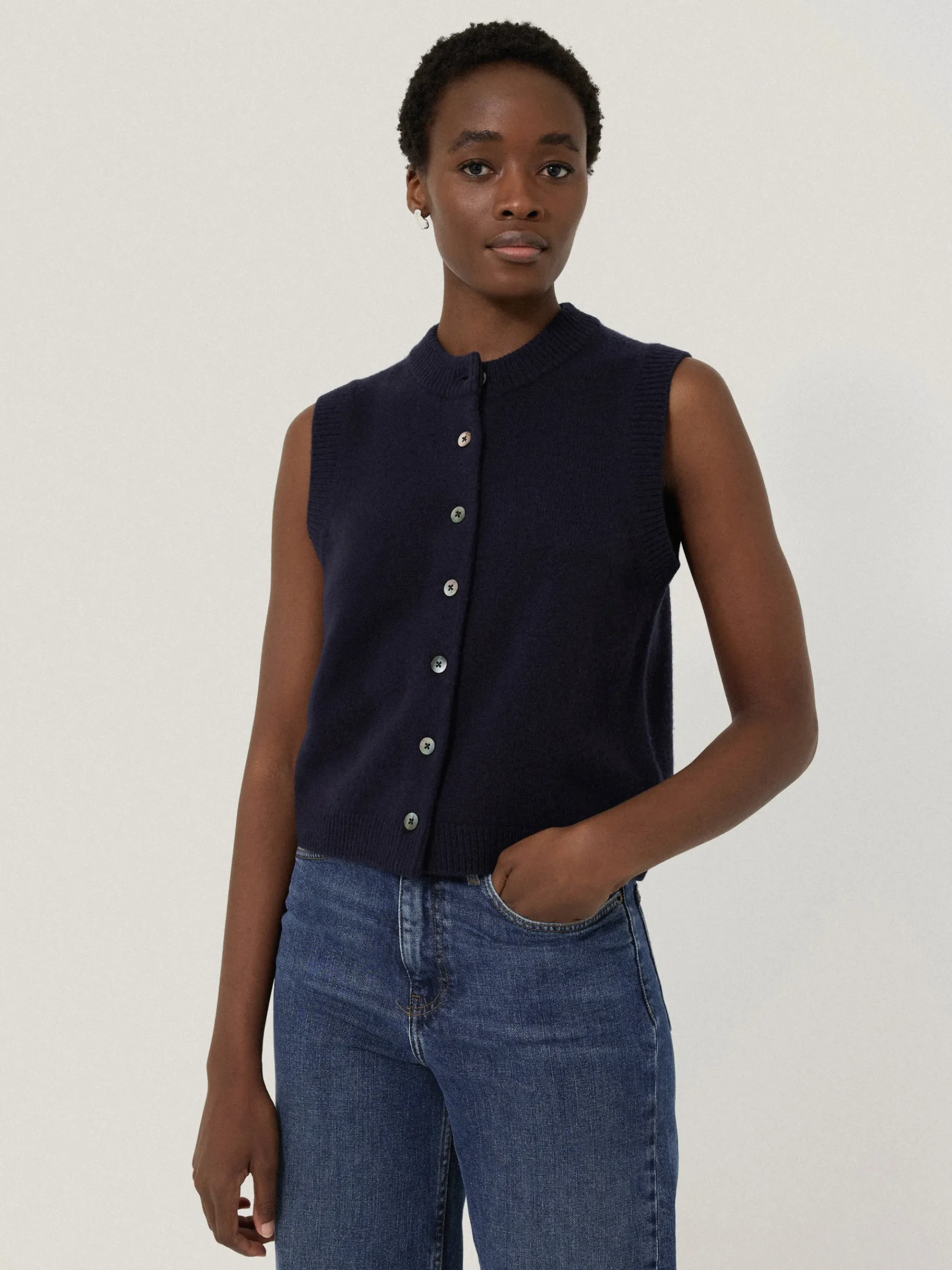 wool_cashmere_blend_waist_0-2.webp Jigsaw Wool Cashmere Blend Waistcoat