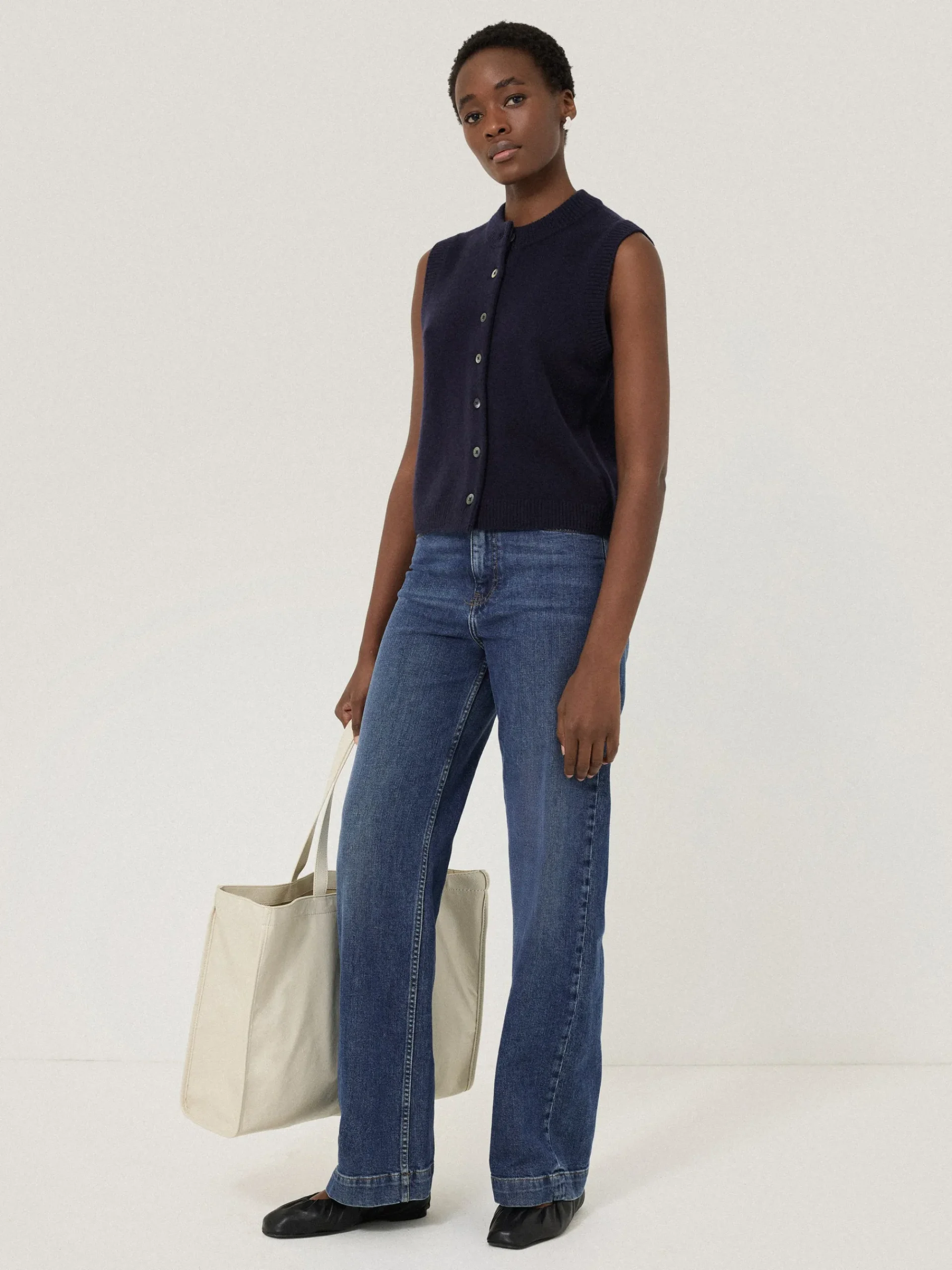 wool_cashmere_blend_waist_1-2.webp Jigsaw Wool Cashmere Blend Waistcoat